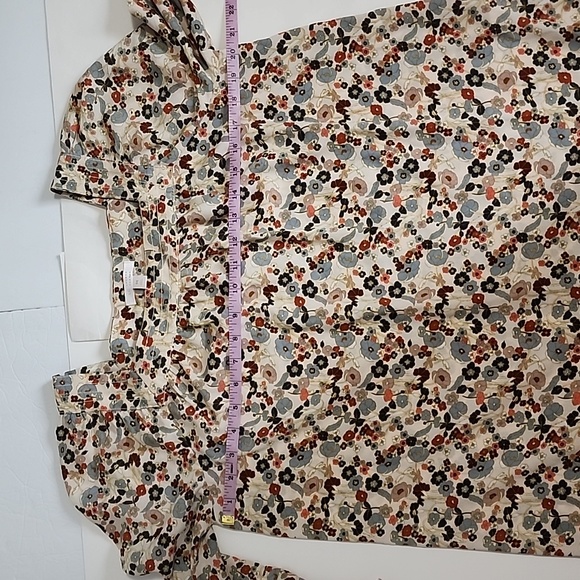 Lauren Conrad Long Sleeves Floral Blouse / Size M - Picture 6 of 13